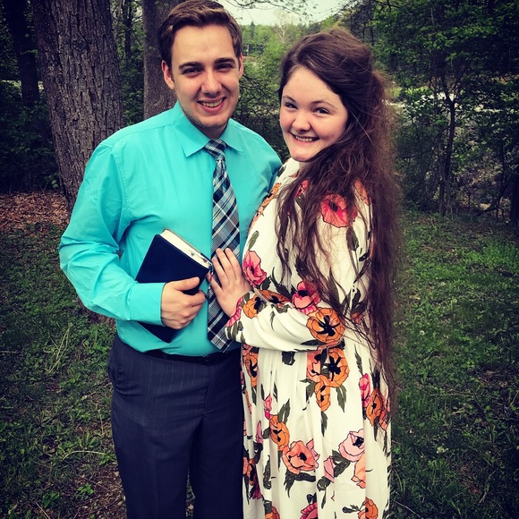 • m e e t  m e • - Picture 2 of 4